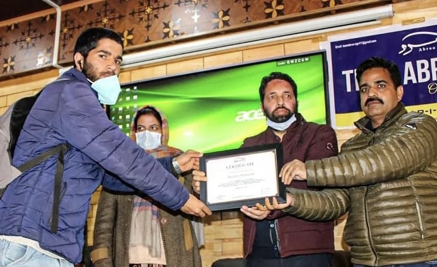 B0984DC4-3ED1-403B-B0CE-1B2DD8026077