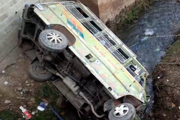 6 Passengers Injured As Vehicle Plunges into Gorge in Bijbehara Anantnag 