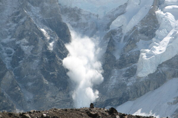 JKDMA Issues Avalanche Warning for 2 Districts