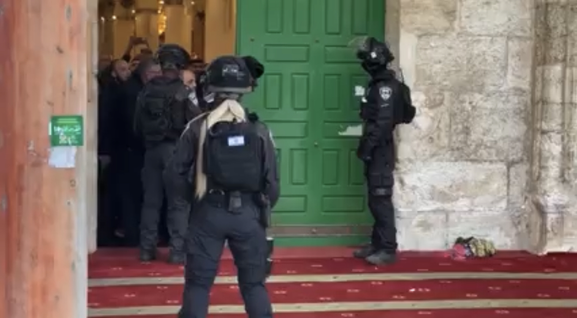 6422E72E-815C-4BB8-9EE5-BF22F730BFFF