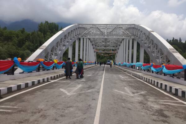 In a major relief, LG Sinha inaugurates two-lane bridge on Sgr-Leh highway in Ganderbal