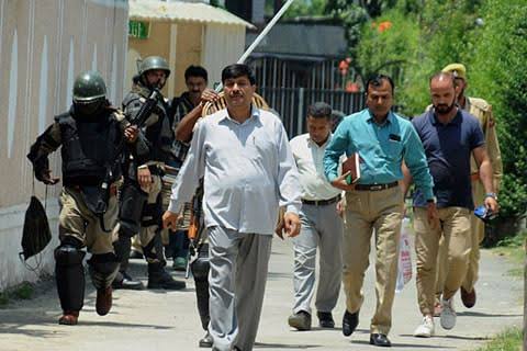 NIA attached property of Hurriyat leader ayaz Akbar at Srinagar