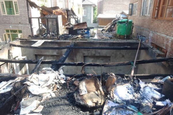 2 houses damaged in overnight blaze in Srinagar’s Bhagat