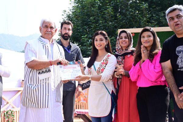 Lt Governor inaugurates first day shoot of upcoming TV show ‘Pashmina’ in Srinagar