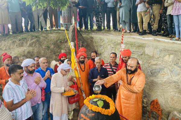 Chhari Mubarak Leaves For Darshan Of Swami Amarnath In Kashmir Himalayas