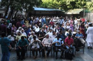 10_JOURNALISTS_SITTING_PROTEST_MEET_PRESS_CLUB_OF_INDIA_04_10_DELHI