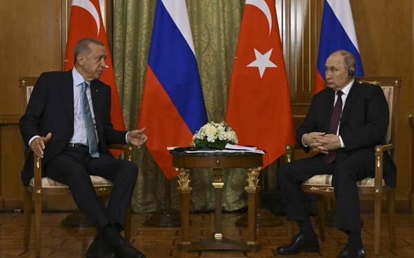 Turkish President Erdogan, Russian counterpart Putin discuss Israel-Palestine conflict