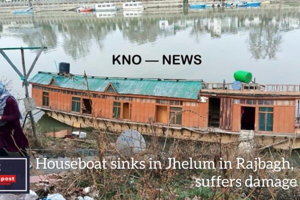 Houseboat sinks in Jhelum in Rajbagh, suffers damage