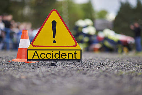 Man dies, 6 injured after vehicle skids off road in Kulgam