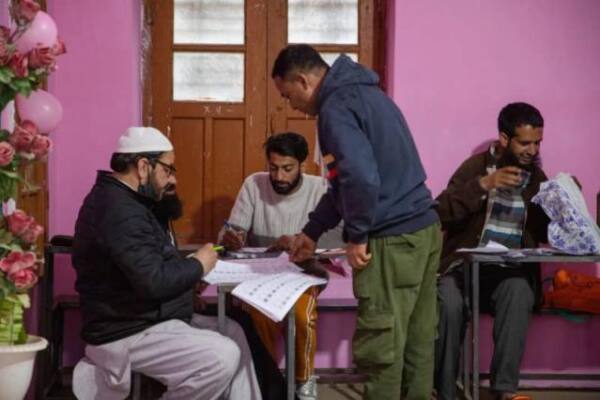 ECI establishes 4 special polling booths for Kashmiri Migrants in Delhi