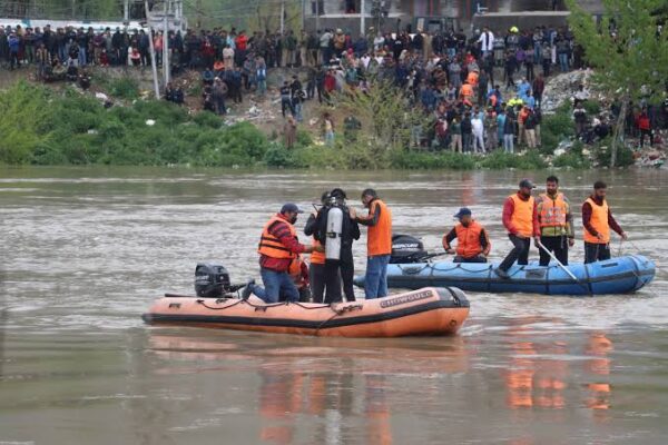 Boat Capsizes in Awantipora, 7 Rescued, 2 Missing