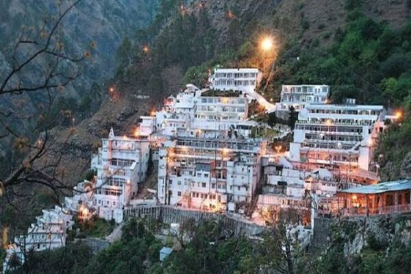 Direct helicopter service from Jammu to Vaishno Devi starts! Know the packages being provided to pilgrims.