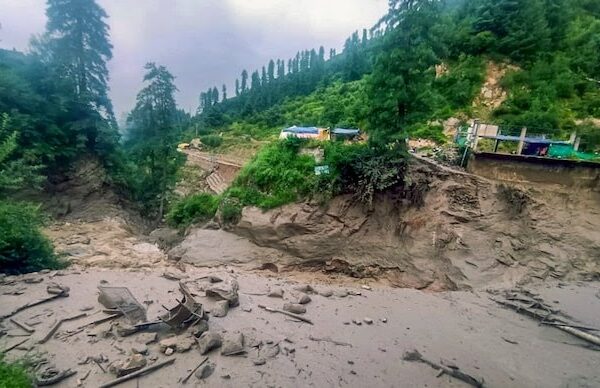 One minor dies, another injured in cloudburst in Kulgam area