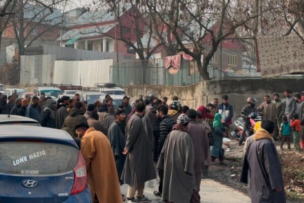 Protest erupts in Pattan’s Wanigam over acute water shortage