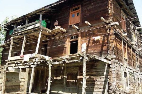 Saifuddin Soz highlights newspaper report on ‘neglect’ of Maulana Anwar Shah Kashmiri’s heritage house