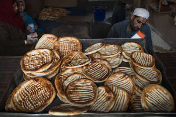 “Rising Prices of Traditional Kashmiri Baking Rotis Spark Calls for Government Action”