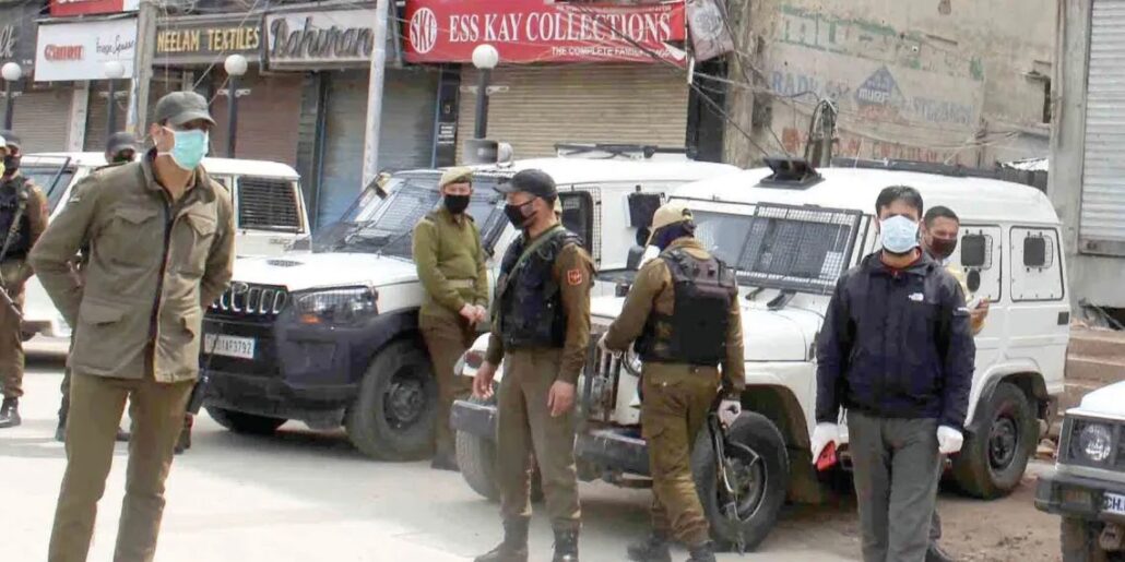 Police-operating-drones-in-Srinagar-on-Monday-e1641189144539-1030x515
