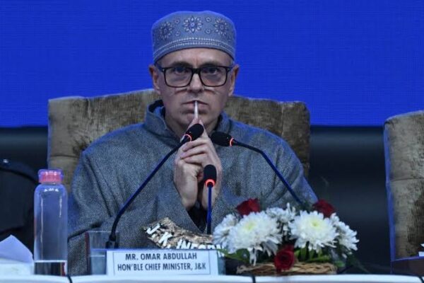 Ahead of snowfall prediction, Omar says Govt ready to tackle weather vagaries