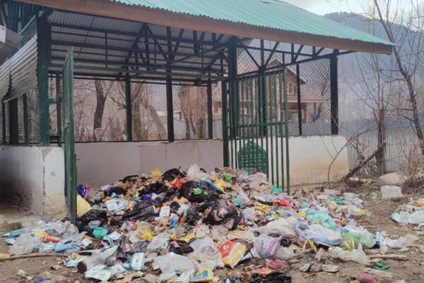 Defunct Solid waste Management shed turns into dumping yard in Kangan