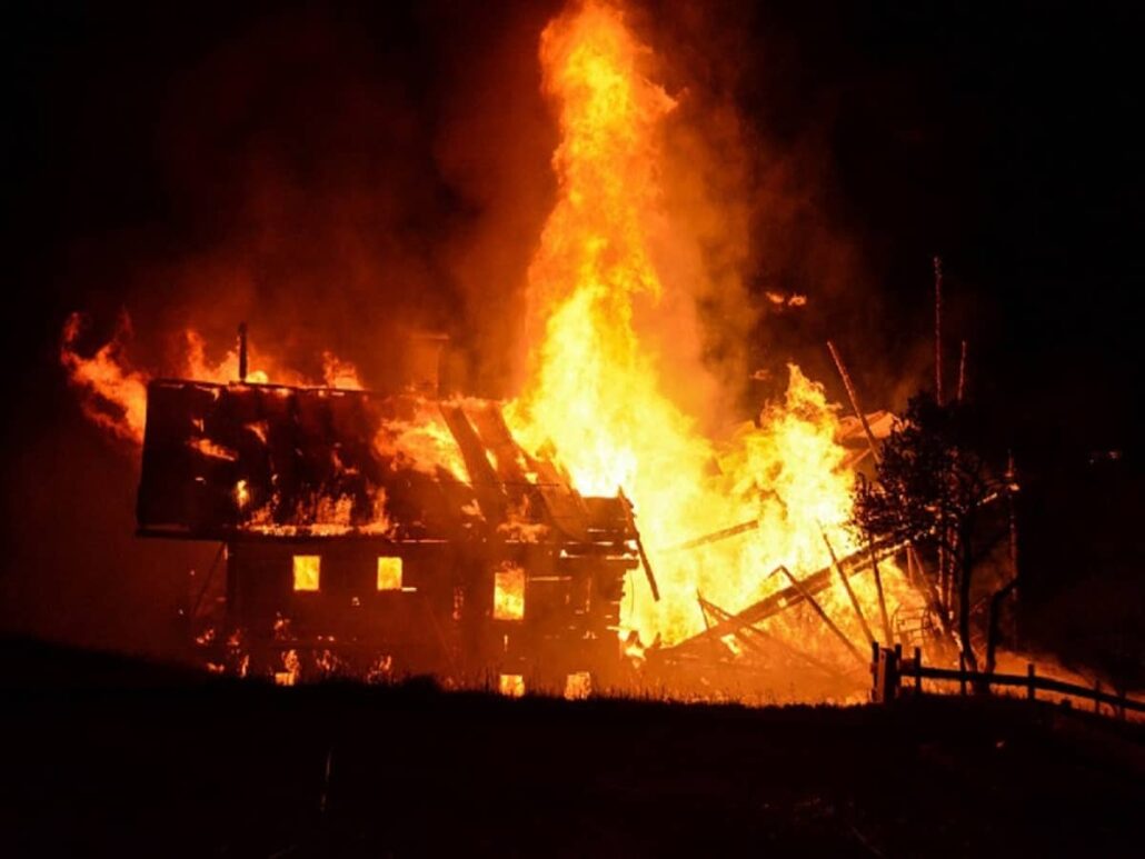 Neighbours-house-set-on-fire-1030x773