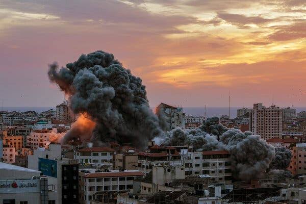 At least 21 die in Israeli attacks on Gaza: Report