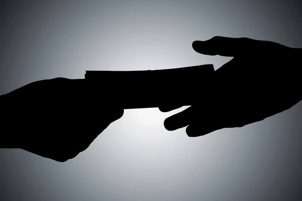 Tehsildar Kralgund Arrested by ACB for Accepting Rs 50,000 Bribe
