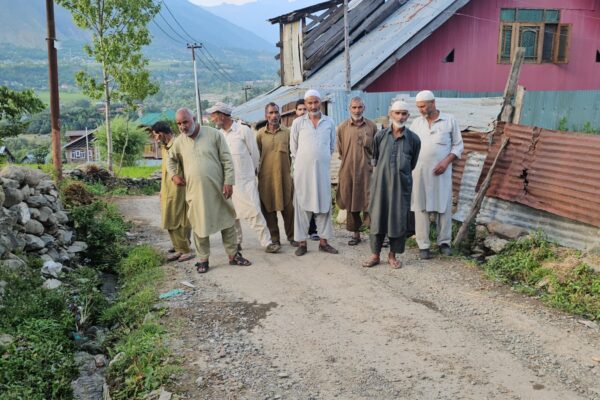 Promises Unfulfilled: After Year-Long Delay, Residents of Nillah Najwan Kangan Pin Hopes on New Exen for Road and Drainage Repair; Hope New Exen Will End Long Wait